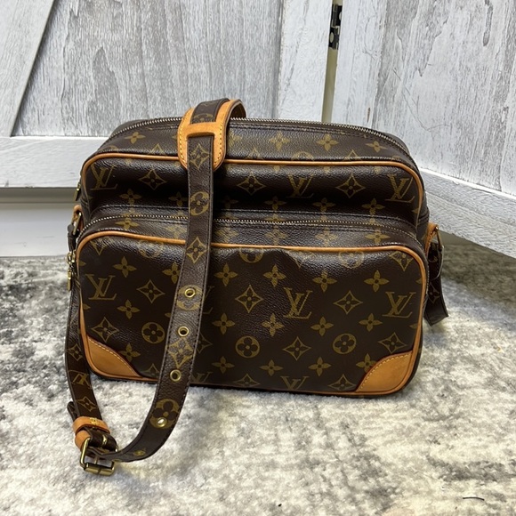 Louis Vuitton Handbags - Authentic Louis Vuitton Crossbody Bag Nile Monogram Used LV Handbag Vintage